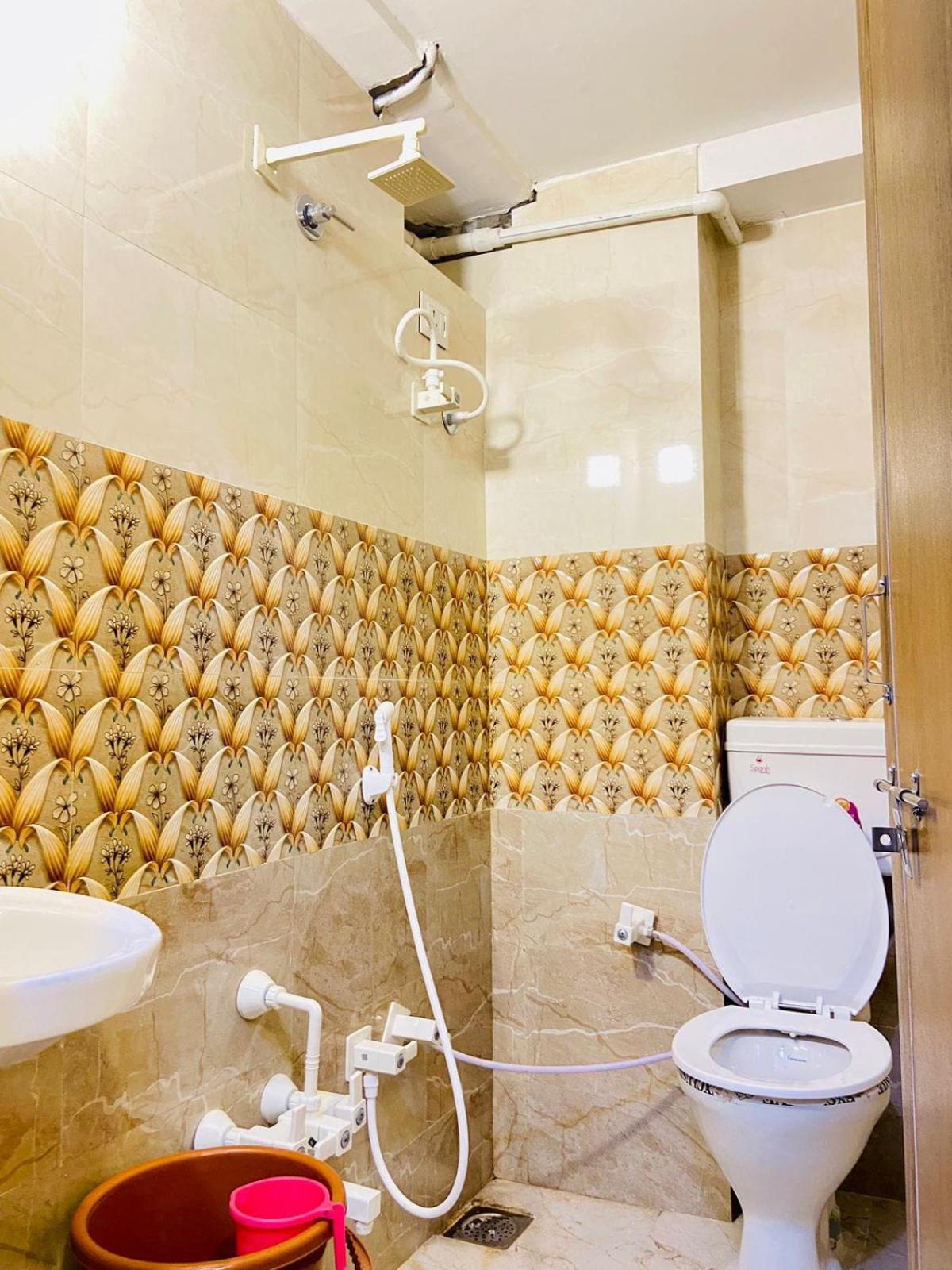 Hotel Alexa By Abc Ahmedabad Eksteriør billede