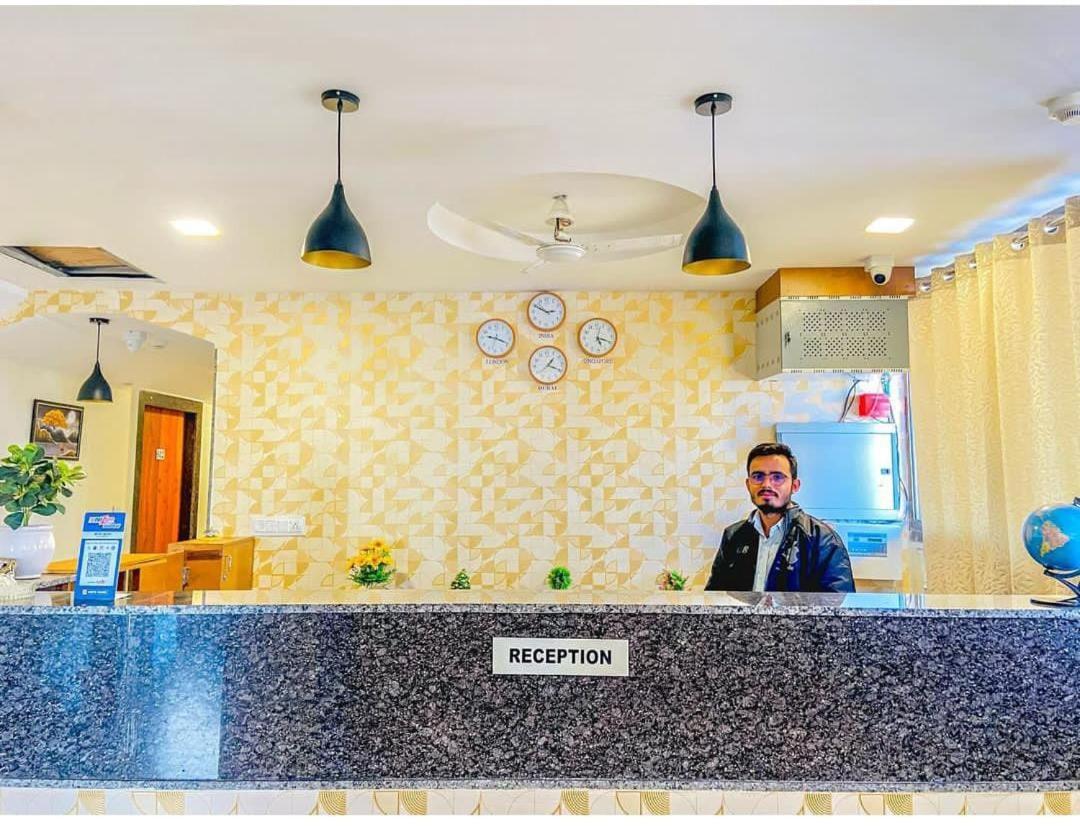 Hotel Alexa By Abc Ahmedabad Eksteriør billede