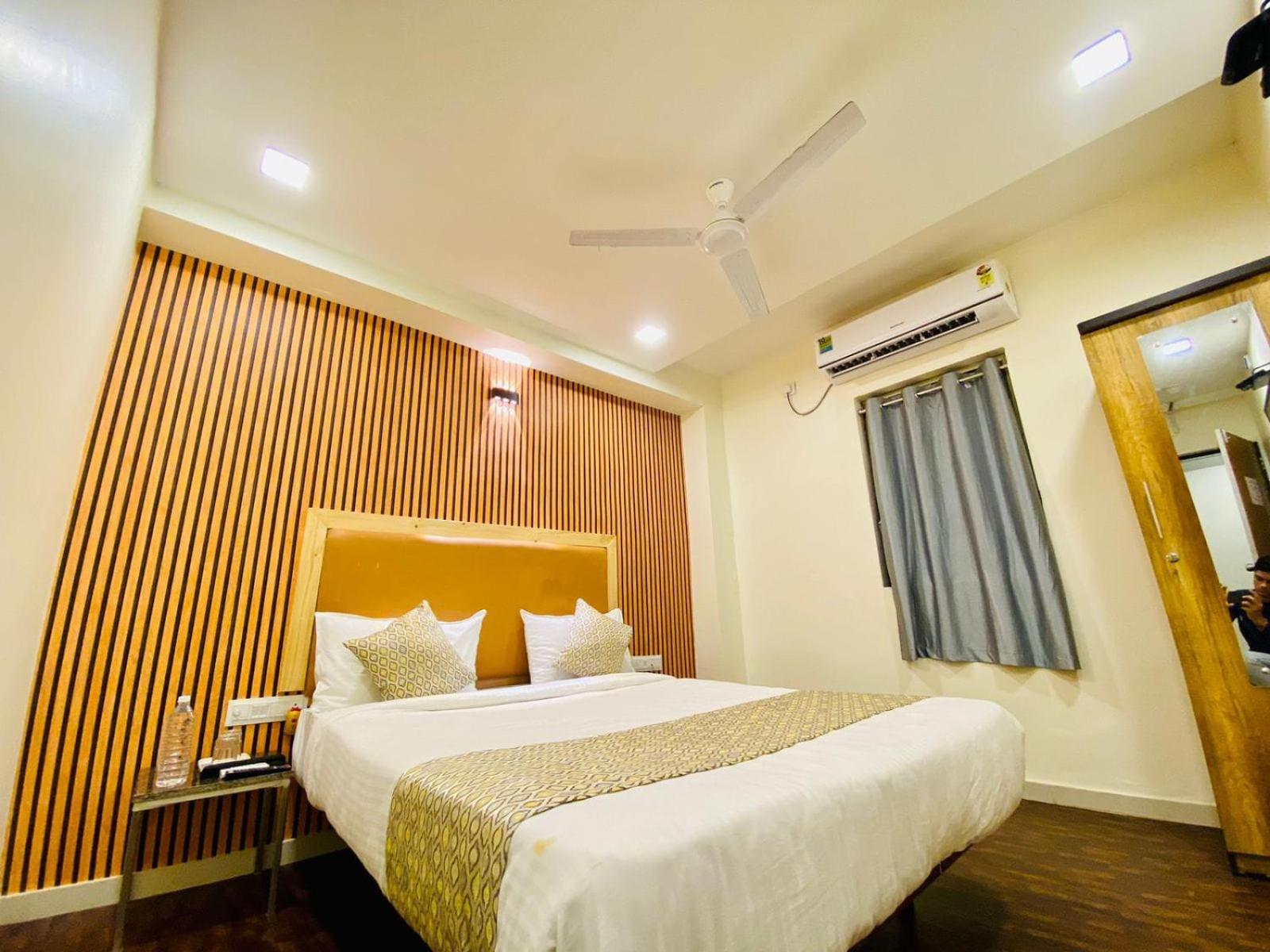 Hotel Alexa By Abc Ahmedabad Eksteriør billede