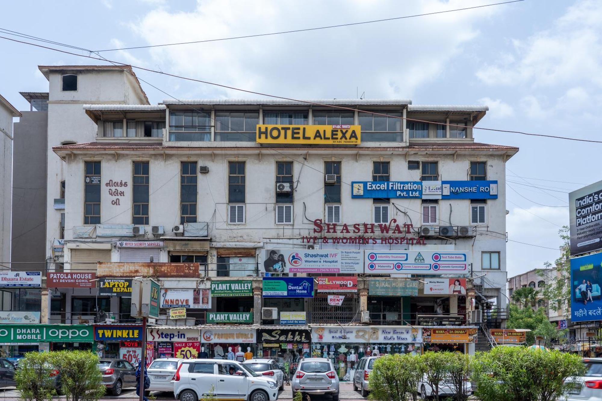 Hotel Alexa By Abc Ahmedabad Eksteriør billede