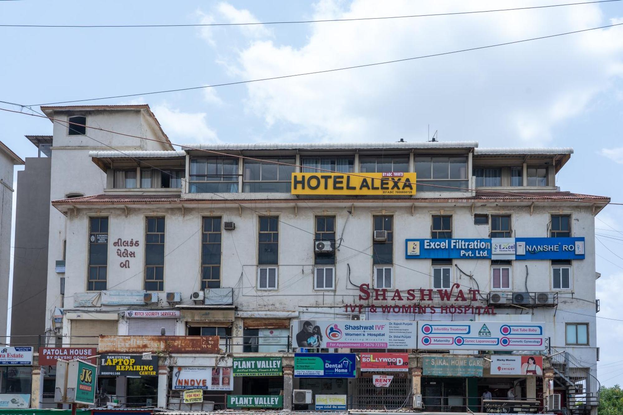 Hotel Alexa By Abc Ahmedabad Eksteriør billede